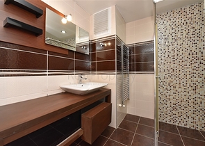 شقة عائلية واسعة - تصميم 1+4 - ضمن مجمع فاخر - في اوبا / الانيا 