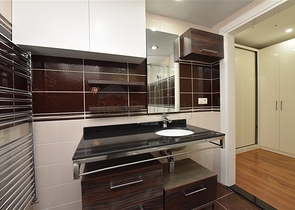 شقة عائلية واسعة - تصميم 1+4 - ضمن مجمع فاخر - في اوبا / الانيا 