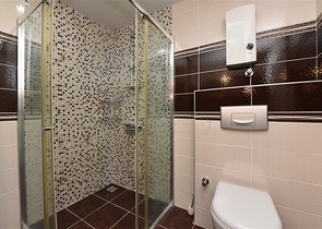 شقة عائلية واسعة - تصميم 1+4 - ضمن مجمع فاخر - في اوبا / الانيا 