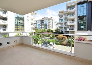 شقة عائلية واسعة - تصميم 1+4 - ضمن مجمع فاخر - في اوبا / الانيا 