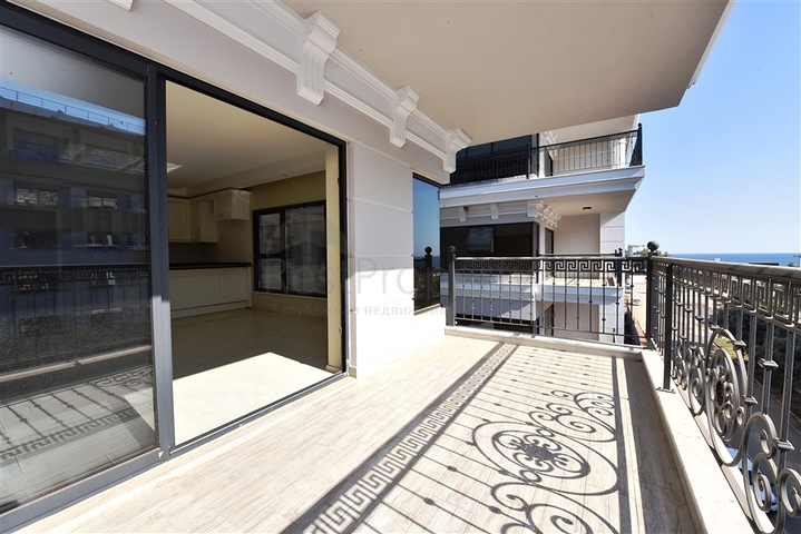 اطلالة بحر -مجمع فاخر -شقة غرفتين وصالة -في كارجي جاك / الانيا 