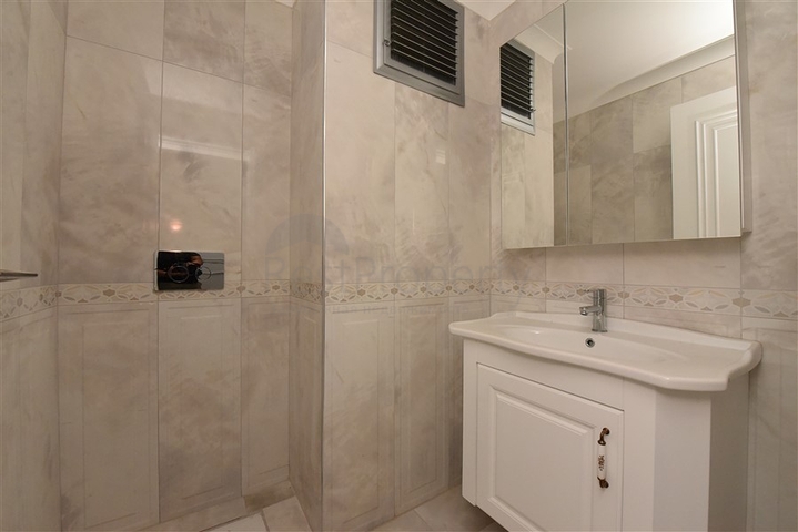 دوبلكس 5 غرف وصالة - مجمع عائلي حديث - في اوبا / الانيا 