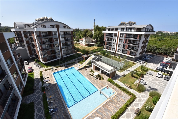 دوبلكس 5 غرف وصالة - مجمع عائلي حديث - في اوبا / الانيا 