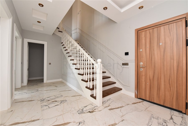 دوبلكس 5 غرف وصالة - مجمع عائلي حديث - في اوبا / الانيا 