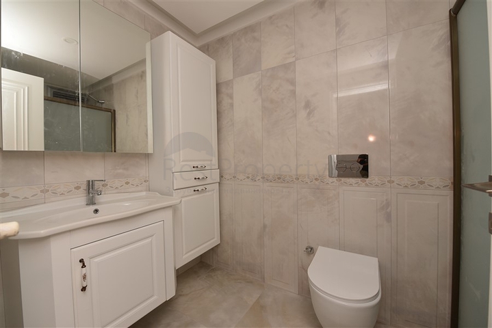 دوبلكس 5 غرف وصالة - مجمع عائلي حديث - في اوبا / الانيا 