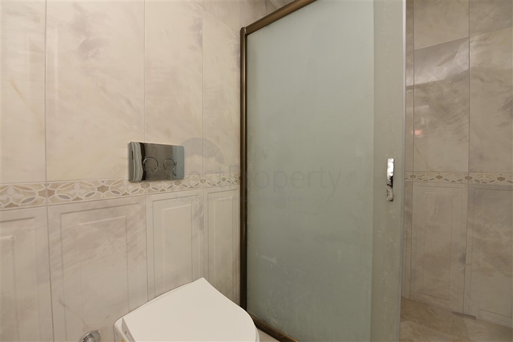 دوبلكس 5 غرف وصالة - مجمع عائلي حديث - في اوبا / الانيا 