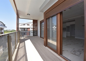 دوبلكس 5 غرف وصالة - مجمع عائلي حديث - في اوبا / الانيا 