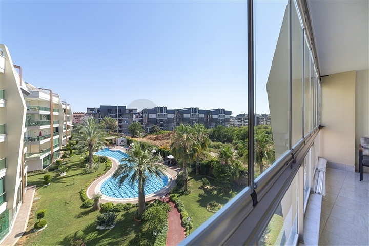 مجمع فاخر - شقة غرفة وصالة - في اوبا / الانيا 