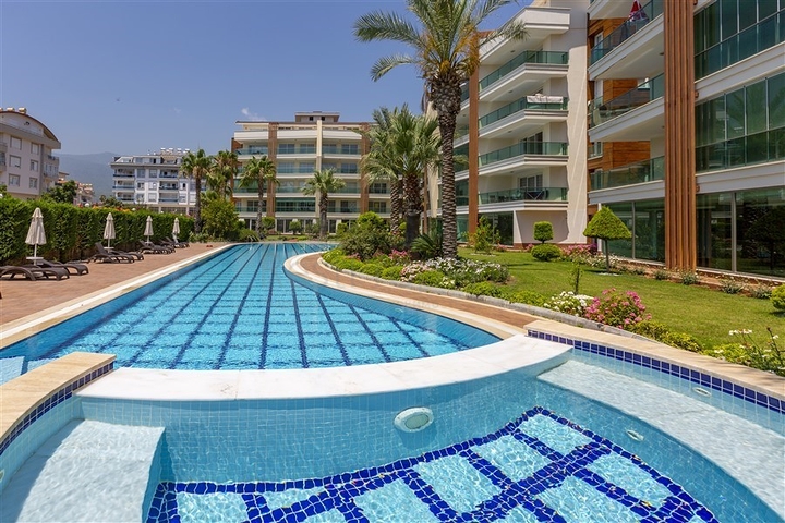 مجمع فاخر - شقة غرفة وصالة - في اوبا / الانيا 