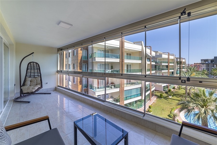 مجمع فاخر - شقة غرفة وصالة - في اوبا / الانيا 