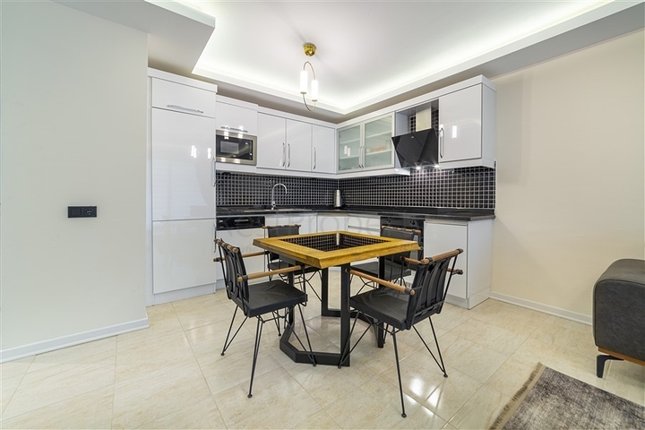 مجمع فاخر - شقة غرفة وصالة - في اوبا / الانيا 