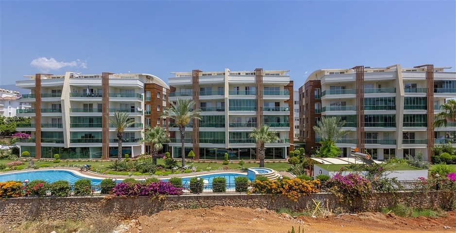 مجمع فاخر - شقة غرفة وصالة - في اوبا / الانيا 