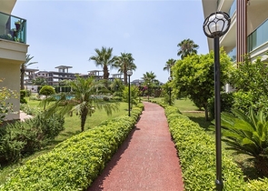 مجمع فاخر - شقة غرفة وصالة - في اوبا / الانيا 