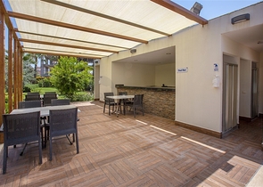 مجمع فاخر - شقة غرفة وصالة - في اوبا / الانيا 