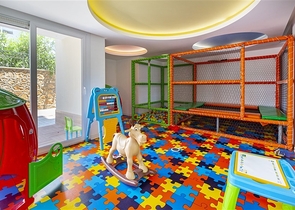 مجمع فاخر - شقة غرفة وصالة - في اوبا / الانيا 