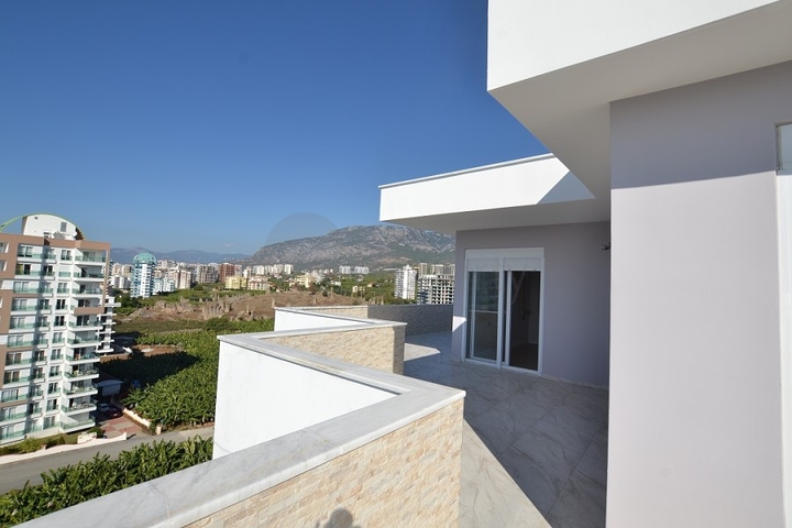 اطلالة بحر وقلعة - دوبلكس 5 غرف وصالة -في مهموتلار / الانيا 