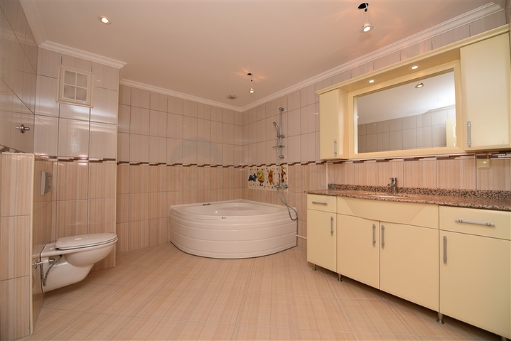 اطلالة بحر - دوبلكس واسعة -5 غرف وصالة -في مهموتلار / الانيا 