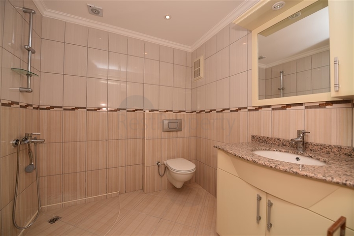 اطلالة بحر - دوبلكس واسعة -5 غرف وصالة -في مهموتلار / الانيا 