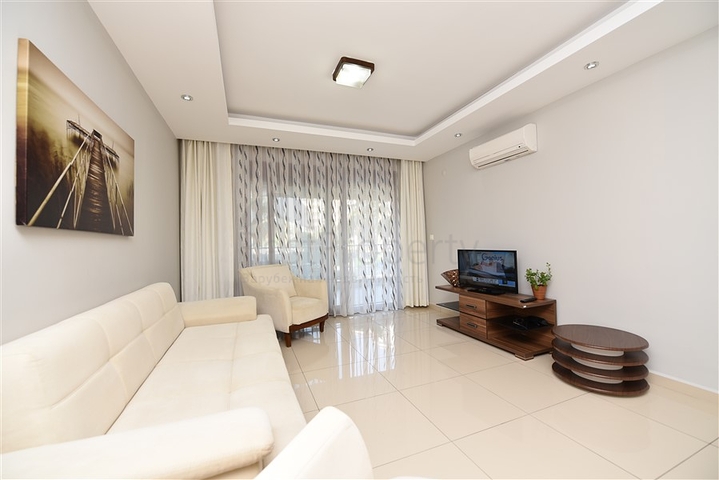 مجمع سكني فاخر - شقة غرفة وصالة -مفروشة -في جيكجلي / الانيا 