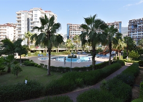 مجمع سكني فاخر - شقة غرفة وصالة -مفروشة -في جيكجلي / الانيا 