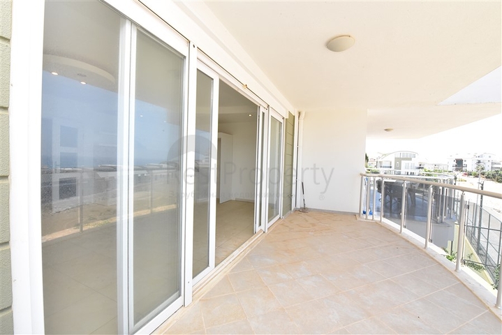 اطلالة بحر - دوبلكس 3 غرف وصالة -في كوناكلي / الانيا 