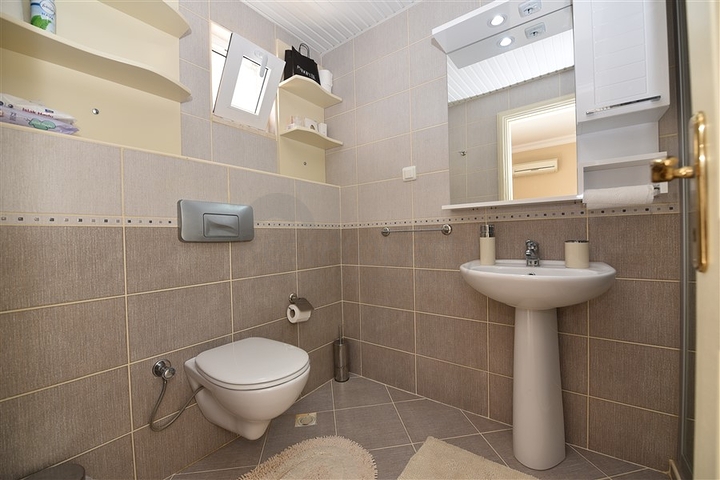 اطلالة بحر مميزة - دوبلكس مفروشة - 3 غرف وصالة -في مهموتلار / الانيا 