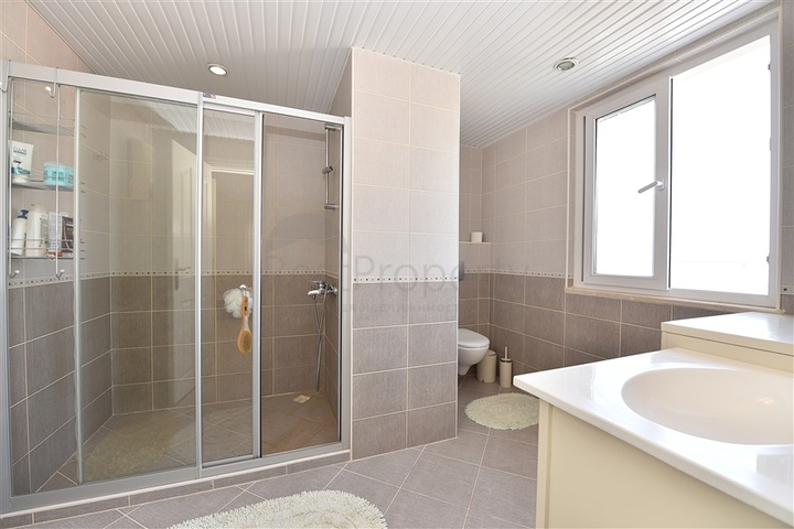 اطلالة بحر مميزة - دوبلكس مفروشة - 3 غرف وصالة -في مهموتلار / الانيا 