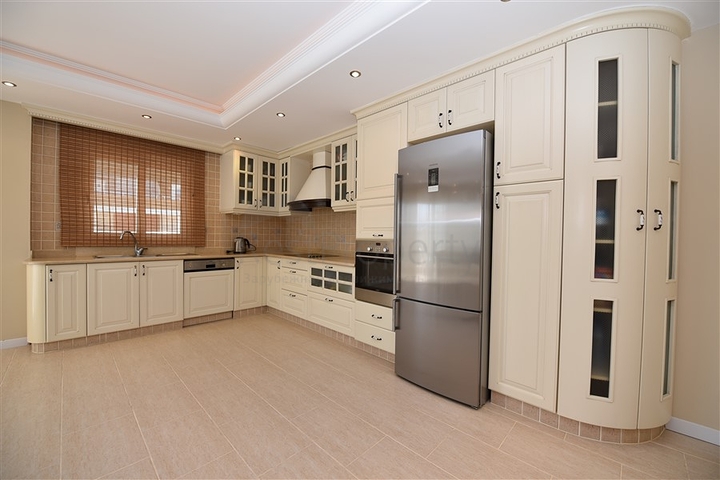 اطلالة بحر مميزة - دوبلكس مفروشة - 3 غرف وصالة -في مهموتلار / الانيا 