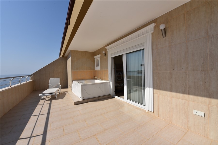 اطلالة بحر مميزة - دوبلكس مفروشة - 3 غرف وصالة -في مهموتلار / الانيا 