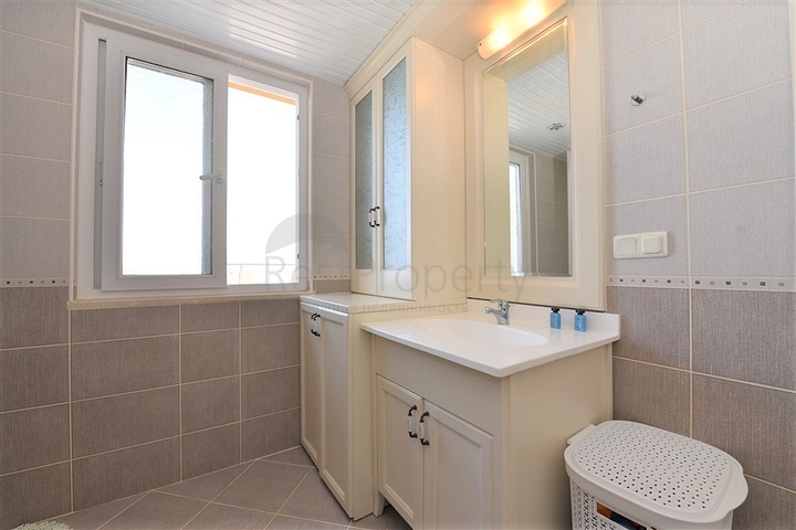 اطلالة بحر مميزة - دوبلكس مفروشة - 3 غرف وصالة -في مهموتلار / الانيا 