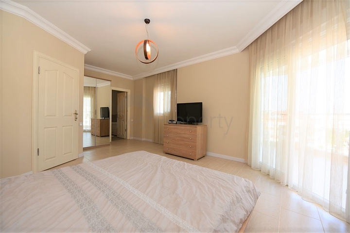 اطلالة بحر مميزة - دوبلكس مفروشة - 3 غرف وصالة -في مهموتلار / الانيا 