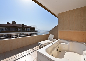 اطلالة بحر مميزة - دوبلكس مفروشة - 3 غرف وصالة -في مهموتلار / الانيا 