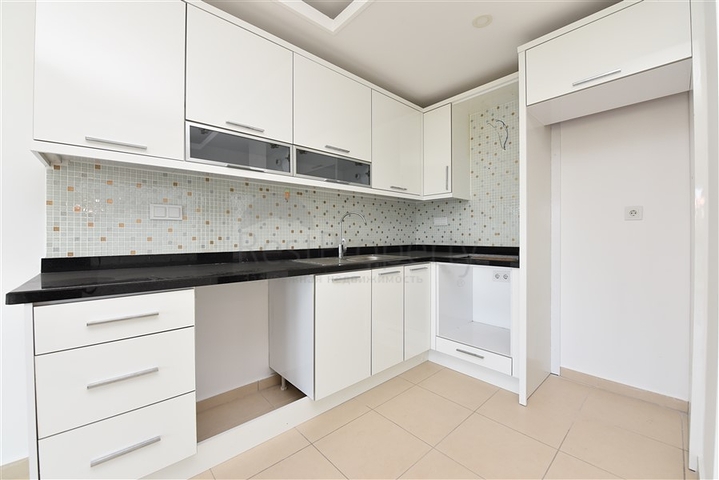 مجمع بخدمات 5 نجوم - شقة غرفة وصالة -اطلالة مفتوحة -سعر مميز -في افسلار / الانيا 