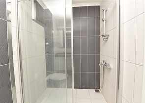 مجمع بخدمات 5 نجوم - شقة غرفة وصالة -اطلالة مفتوحة -سعر مميز -في افسلار / الانيا 