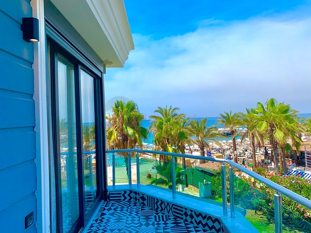 عرض مميز ! فيلا مباشرة على البحر -في كوناكلي / الانيا 