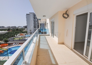 مجمع انيق يضم كافة الخدمات - شقة غرفة وصالة -في مهموتلار / الانيا 