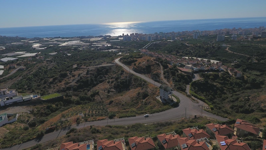 اطلالة بحر - فيلا مستقلة -3 غرف وصالة -في مجمو غولد سيتي / الانيا 