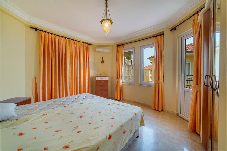 اطلالة بحر - فيلا مستقلة -3 غرف وصالة -في مجمو غولد سيتي / الانيا 