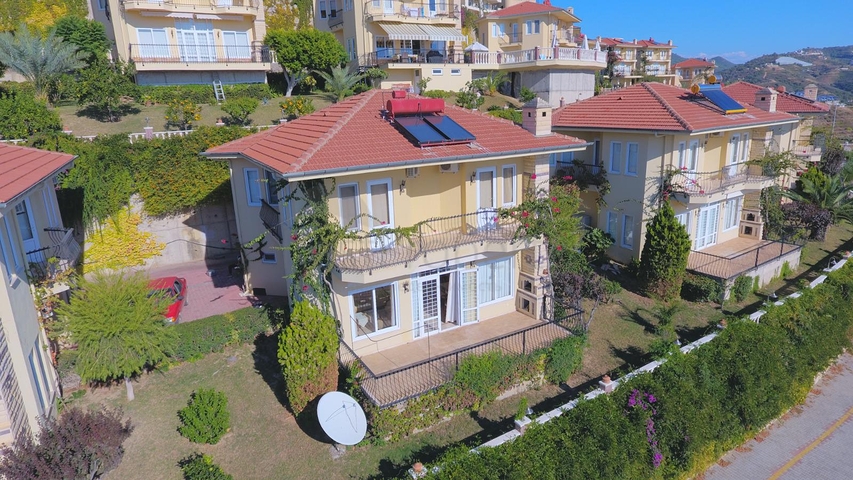 اطلالة بحر - فيلا مستقلة -3 غرف وصالة -في مجمو غولد سيتي / الانيا 