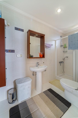 اطلالة بحر - فيلا مستقلة -3 غرف وصالة -في مجمو غولد سيتي / الانيا 