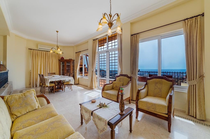 اطلالة بحر - فيلا مستقلة -3 غرف وصالة -في مجمو غولد سيتي / الانيا 