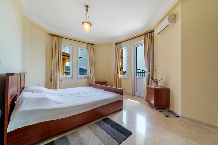 اطلالة بحر - فيلا مستقلة -3 غرف وصالة -في مجمو غولد سيتي / الانيا 