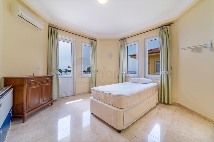 اطلالة بحر - فيلا مستقلة -3 غرف وصالة -في مجمو غولد سيتي / الانيا 