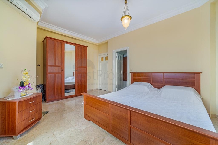 اطلالة بحر - فيلا مستقلة -3 غرف وصالة -في مجمو غولد سيتي / الانيا 