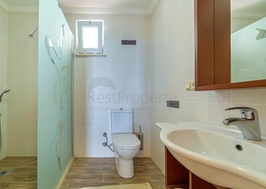 اطلالة بحر - فيلا مستقلة -3 غرف وصالة -في مجمو غولد سيتي / الانيا 