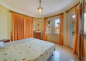 اطلالة بحر - فيلا مستقلة -3 غرف وصالة -في مجمو غولد سيتي / الانيا 