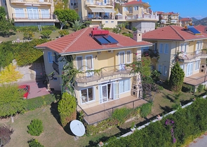 اطلالة بحر - فيلا مستقلة -3 غرف وصالة -في مجمو غولد سيتي / الانيا 