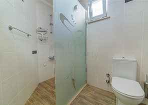 اطلالة بحر - فيلا مستقلة -3 غرف وصالة -في مجمو غولد سيتي / الانيا 