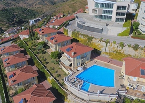 اطلالة بحر - فيلا مستقلة -3 غرف وصالة -في مجمو غولد سيتي / الانيا 