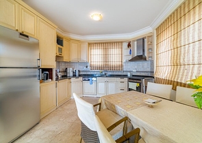 اطلالة بحر - فيلا مستقلة -3 غرف وصالة -في مجمو غولد سيتي / الانيا 